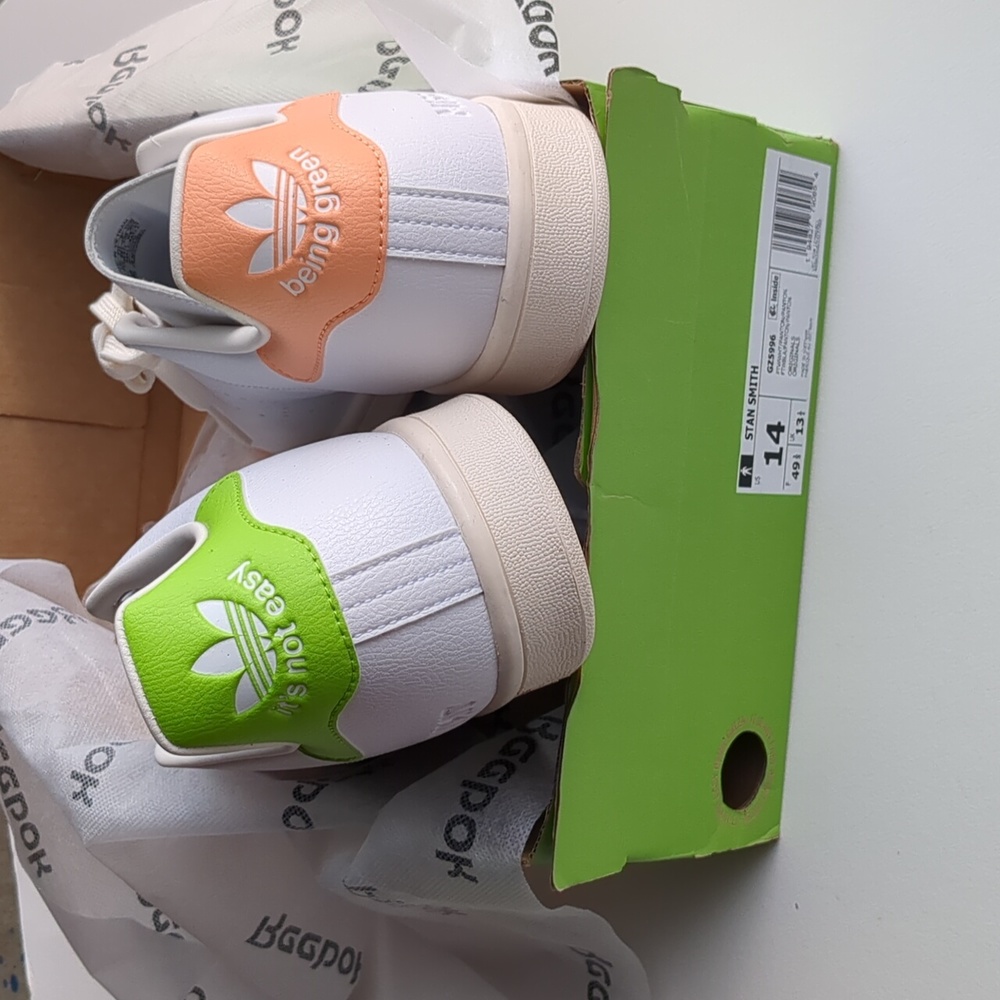 Adidas Piggy and Kermit Stan Smith size 14 mens. New , box has no top.